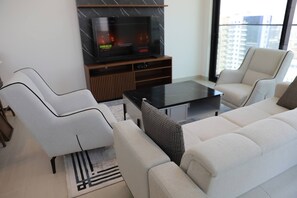 Apartment, 2 Bedrooms, Accessible, Smoking | Living room