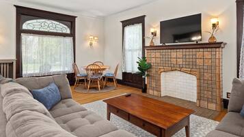 TV connectée, table de tennis de table