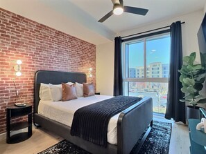 Desk, iron/ironing board, free WiFi, bed sheets - Relaxing City Stay | Walk to UAB + Local Dining (Birmingham)