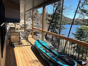 Outdoor dining - O'Chalet 13 - Luxury by the lake in the heart of nature! (Sainte-Thècle)
