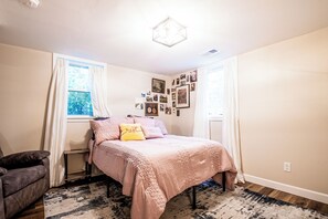3 habitaciones, escritorio, tabla de planchar con plancha y wifi gratis 