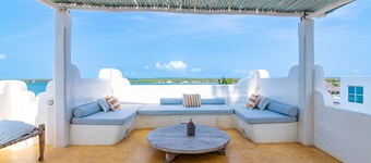 Jannah Suites stunning Penthouse apartment with, AC and incredible views Shela