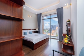 Villa Deluxe, plusieurs chambres, vue sur la ville, en face de la plage | Literie de qualité, couette en duvet, lit avec matelas à plateau-coussin