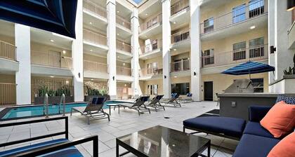 Prime Wilshire Blvd Residence - Pool,Gym
