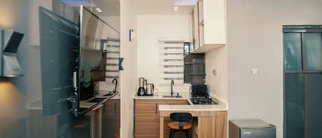 Microwave, stovetop