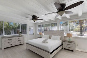 熨斗/熨衣板、旅行婴儿床、WiFi、床单