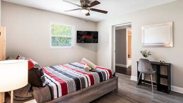 3 bedrooms, desk, iron/ironing board, WiFi