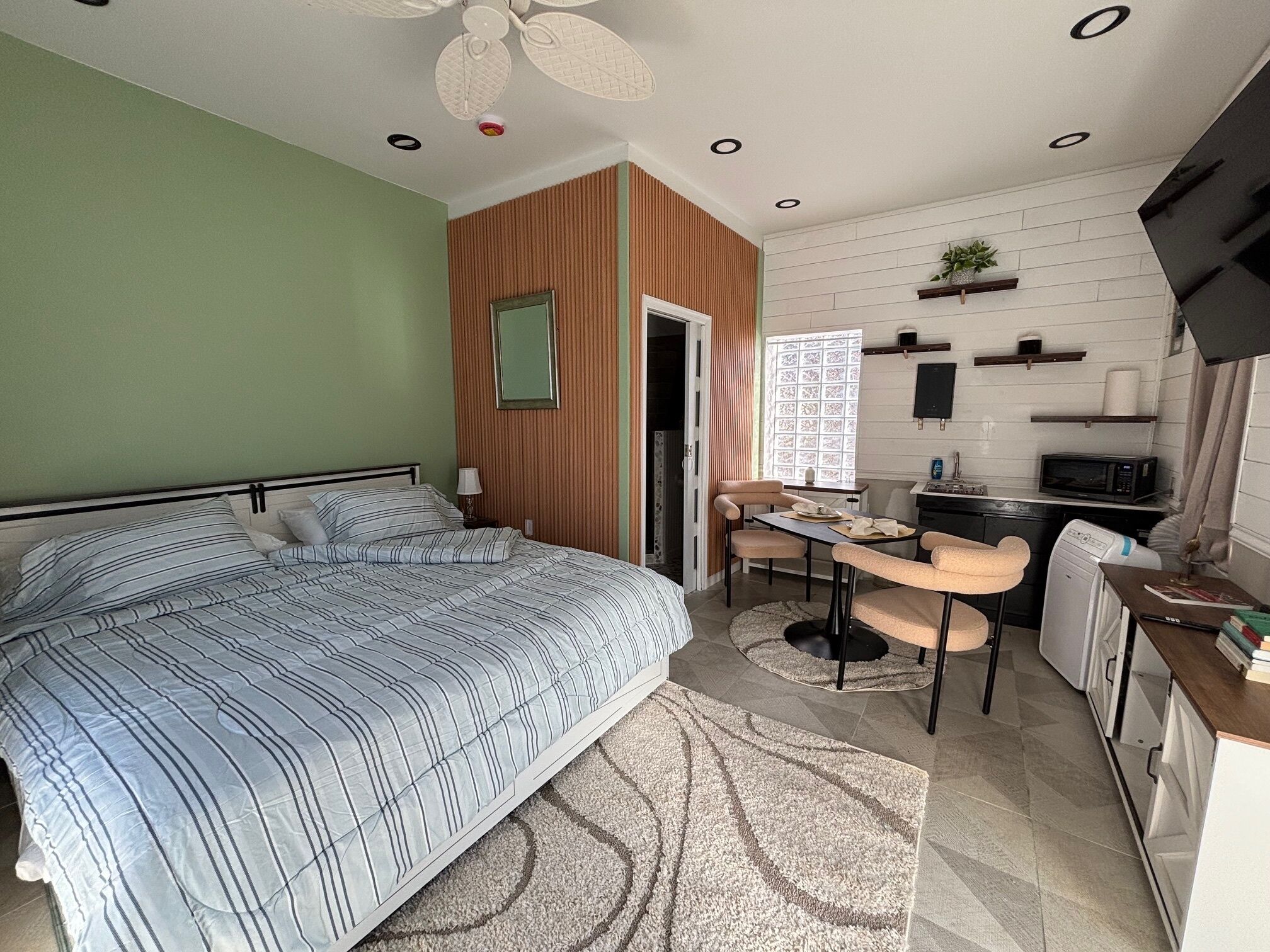 1 bedroom, iron/ironing board, WiFi, bed sheets