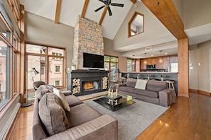 Smart TV, fireplace, stereo