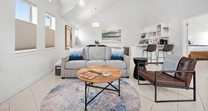 Mavericks Penthouse – Downtown Luxury on Main Street, Half Moon Bay