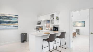 冰箱、微波炉、炉灶、茶具/咖啡用具