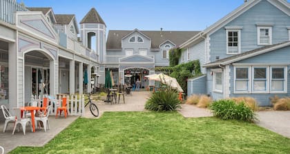 Mavericks Penthouse – Downtown Luxury on Main Street, Half Moon Bay