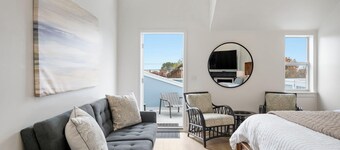 Miramar Penthouse – Coastal Elegance in the Heart of Half Moon Bay