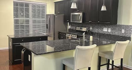 Immaculate 4Br house near BWI & MD Live!
