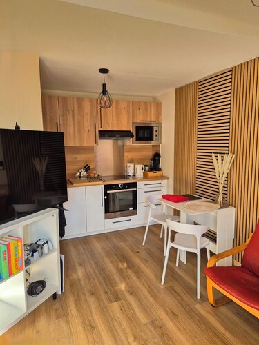 LOCATION T2 CLIMATISÉ, MEUBLÉ, CALME, PRÈS CENTRE-VILLE AVIGNON, IDÉAL FESTIVAL