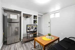 1 sovrum, skrivbord, strykjärn/strykbräda och gratis wi-fi