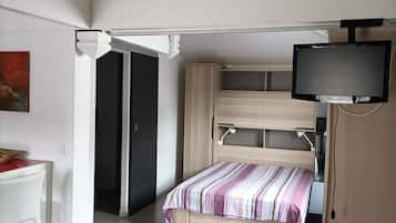 1 chambre, fer et planche Ă repasser, Wi-Fi, draps fournis