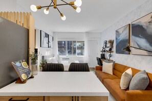 1 soveværelse, skrivebord, strygejern/strygebræt, weekendseng