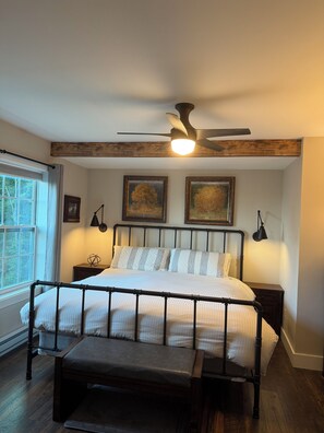2 bedrooms, desk, iron/ironing board, free WiFi