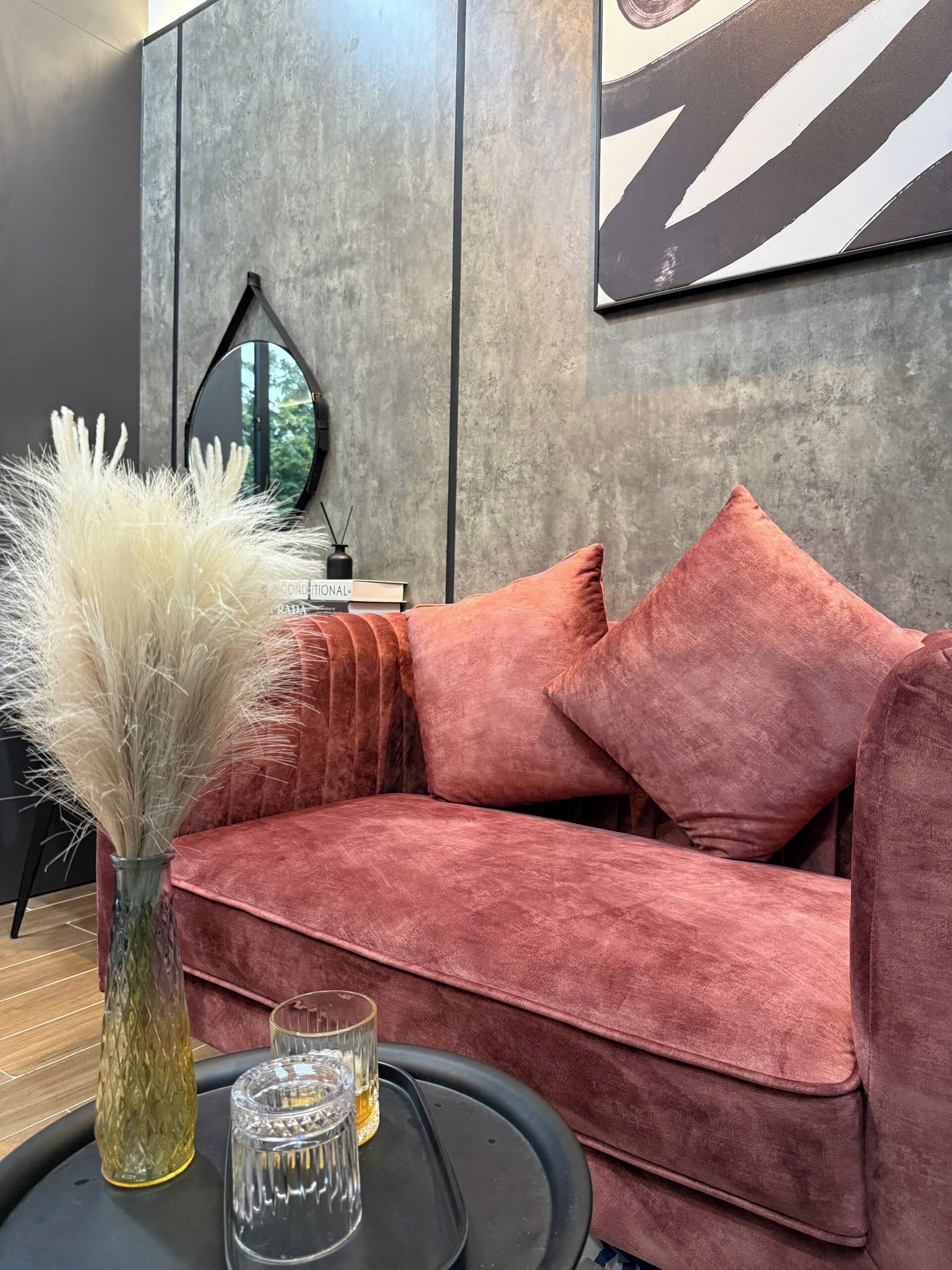 디럭스 아파트, 발코니, 시내 전망 | 거실 공간 | 스마트 TV