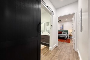 2 chambres, bureau, fer et planche à repasser, Wi-Fi gratuit