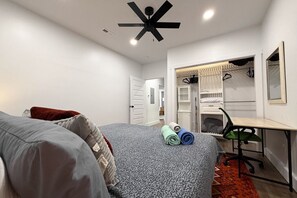 2 camere, una scrivania, ferro/asse da stiro, Wi-Fi gratuito