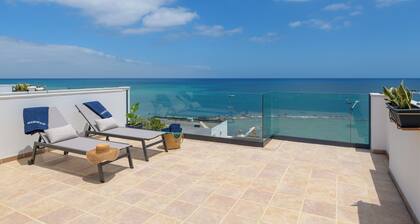 Wake up to the sound of the sea, house on the coast ideal for families