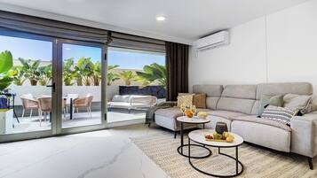 Smart-TV og musikkbibliotek