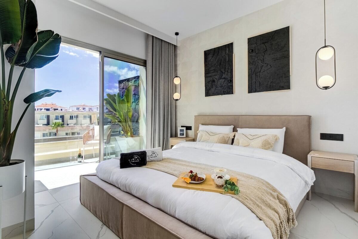 3 soverom, safe på rommet, skrivebord og strykejern/-brett