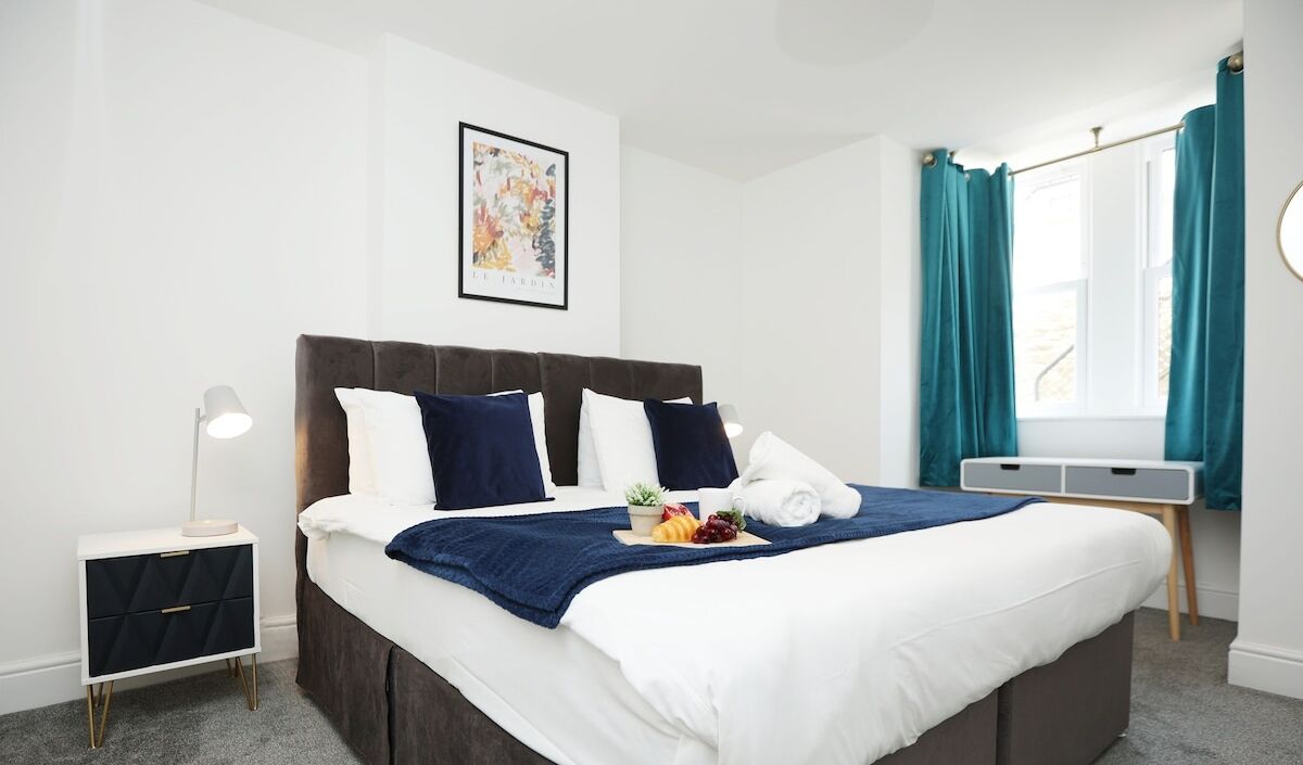 1 bedroom, iron/ironing board, Internet, bed sheets