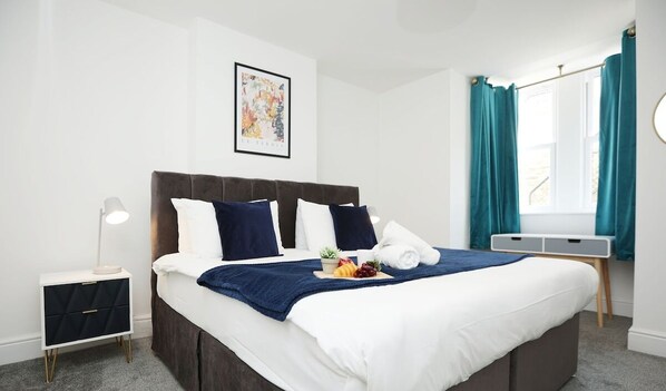 1 bedroom, iron/ironing board, internet, bed sheets