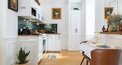 Charming studio with terrace and parking - close to downtown