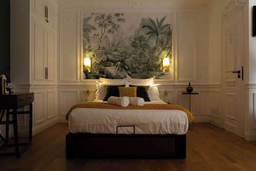 Charming studio with terrace and parking - close to downtown