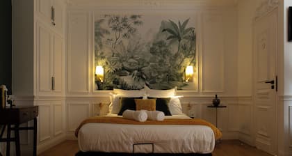 Charming studio with terrace and parking - close to downtown