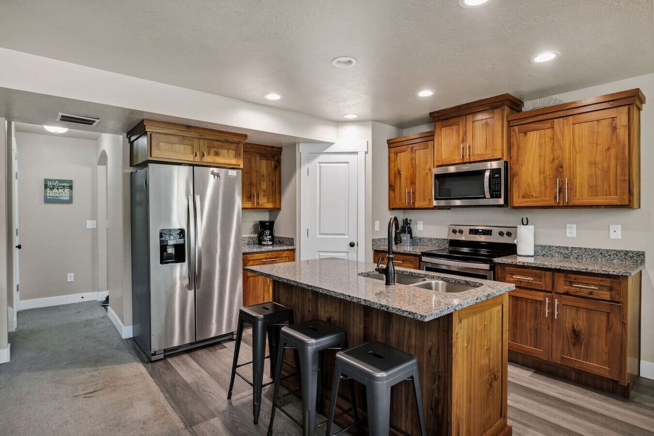 Micro-ondes, four, plaque de cuisson, lave-vaisselle