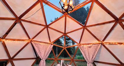 Starlit Haven/Private hot tub/Pet Friendly