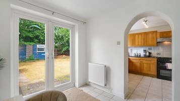 Family House, Patio | Private kitchen | Microwave, oven, stovetop, cookware/dishes/utensils