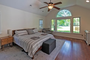 4 habitaciones, tabla de planchar con plancha y wifi gratis 