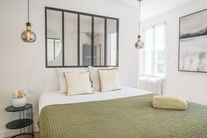 3 habitaciones, tabla de planchar con plancha, wifi y ropa de cama 