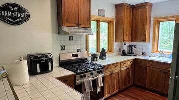 Mikrowelle, Ofen, Herdplatte, Geschirrspüler