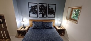2 bedrooms, bed sheets