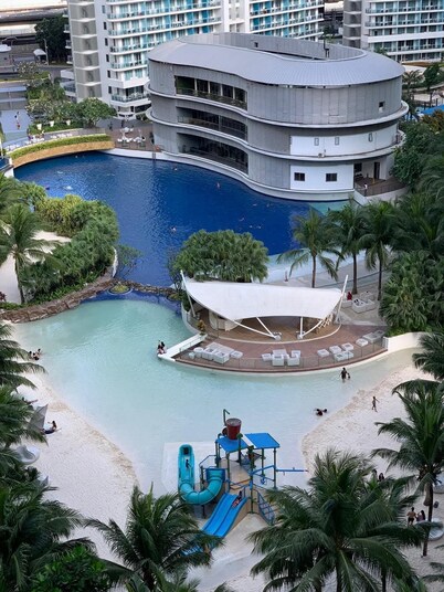 The Bahama Hammock - Azure