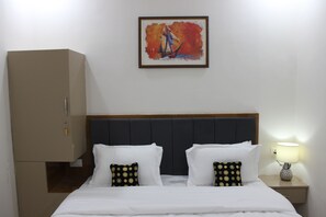 1 chambre, fer et planche à repasser, Wi-Fi, draps fournis
