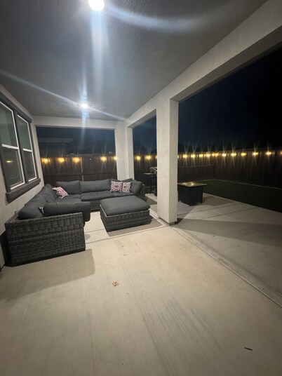 Private 4BR Retreat with Hot Tub, bbq, outdoor tv near Thunder Valley