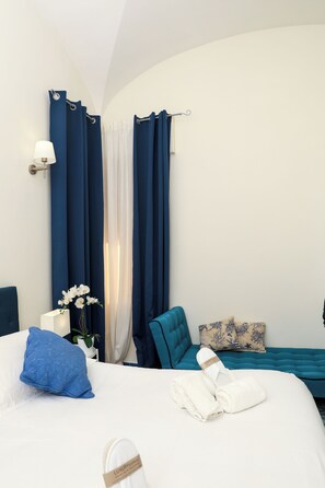Superior Double Room | In-room safe, desk, iron/ironing board, free WiFi