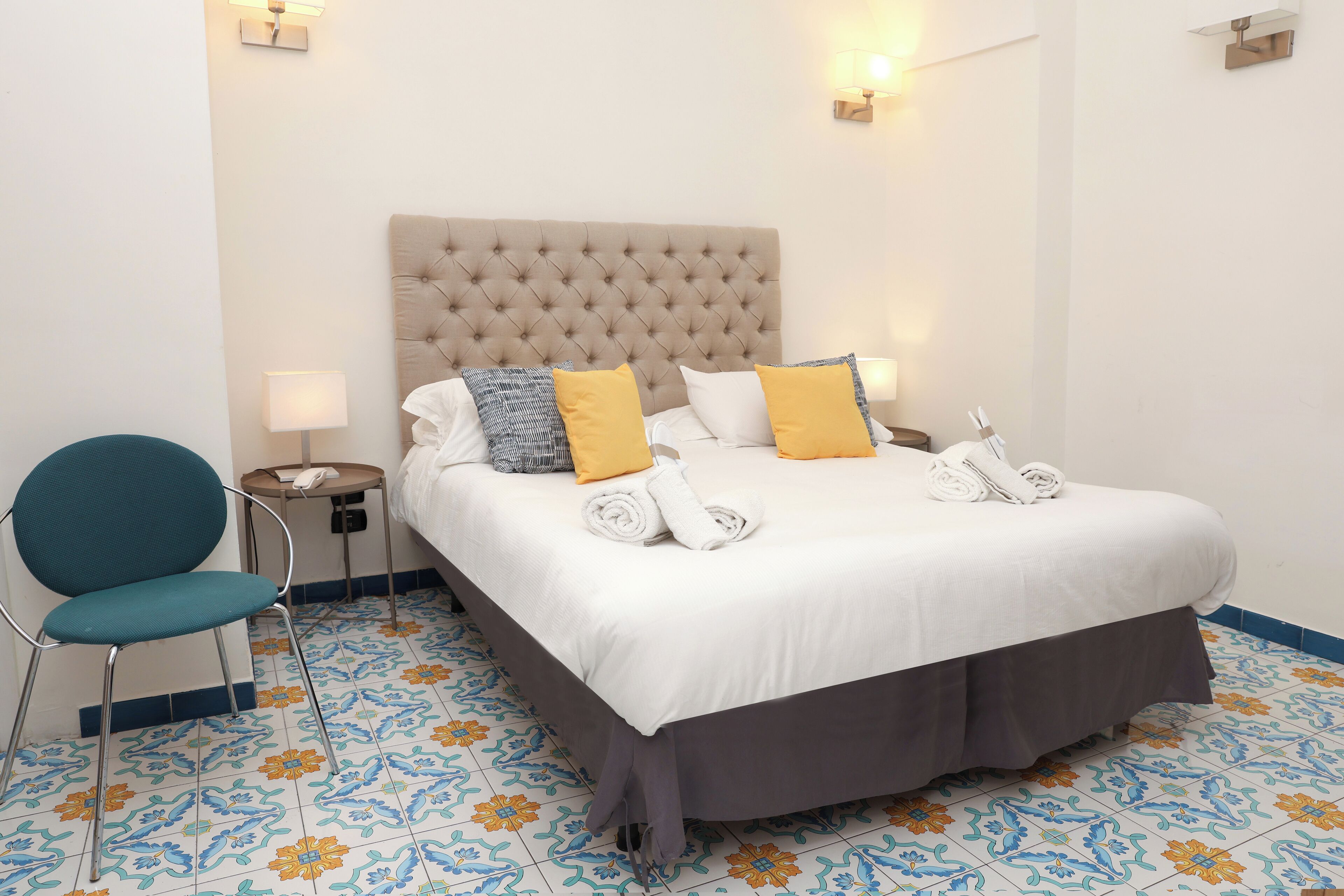 Doppia Superior | Una cassaforte in camera, una scrivania, ferro/asse da stiro