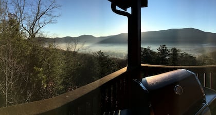 'A Sight To See' - one of the most picturesque mountain escapes in the Smokies!