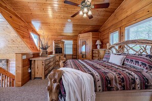 3 bedrooms, desk, iron/ironing board, free WiFi