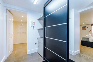 Interior - Two BR Apt By Eason Stays Short Lets Sheffield (Sheffield)