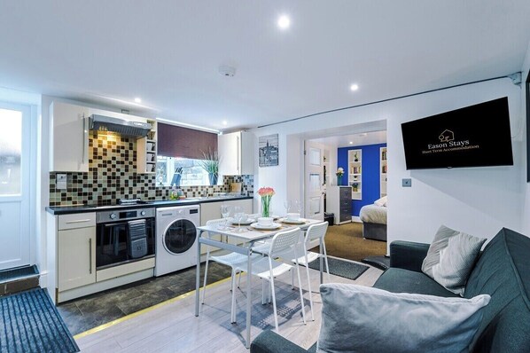 Interior - Two BR Apt By Eason Stays Short Lets Sheffield (Sheffield)